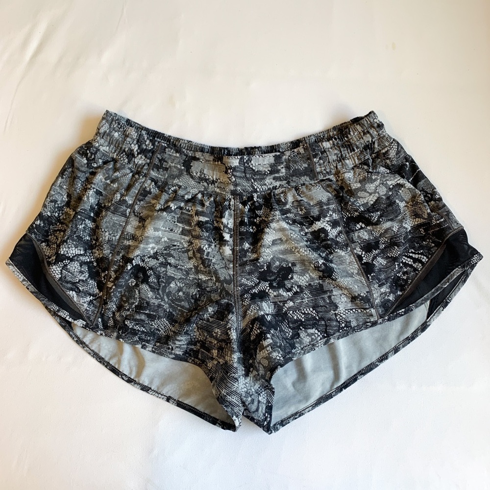 Lululemon Hotty Hot Short